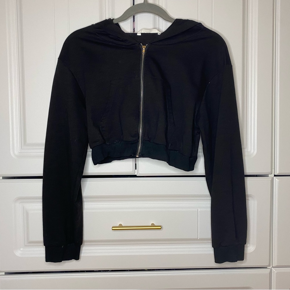 Black Romwe Cropped Sweatshirt